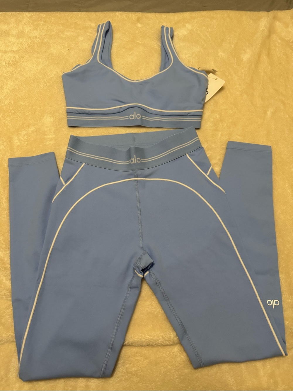 Yoga Women's Sky Blue Seam Detail Sports Bra & Legging Set size S